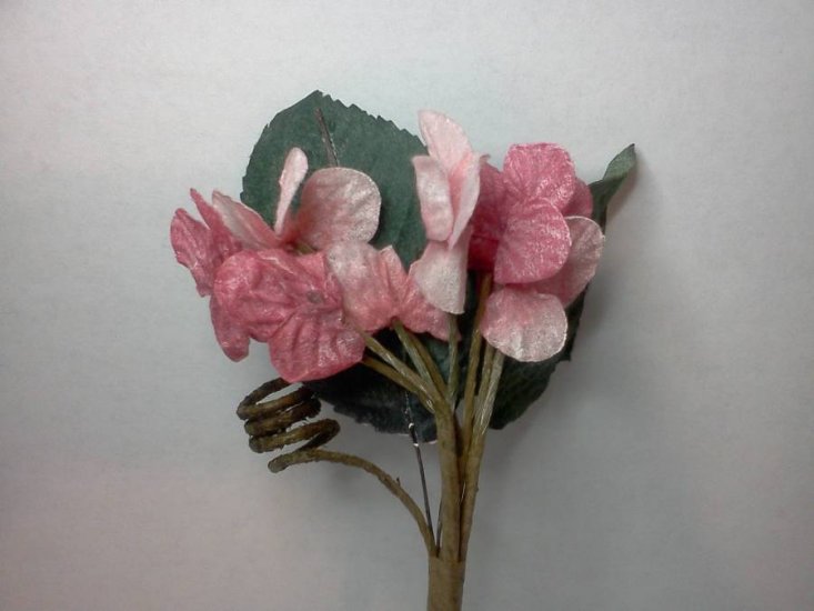 1 pack of Pink Flowers - Click Image to Close