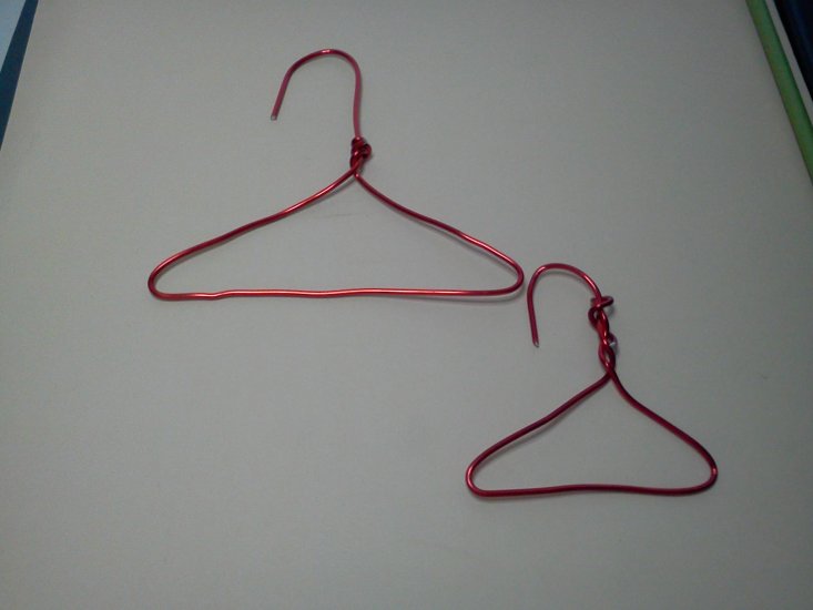 Red Hangers - Click Image to Close