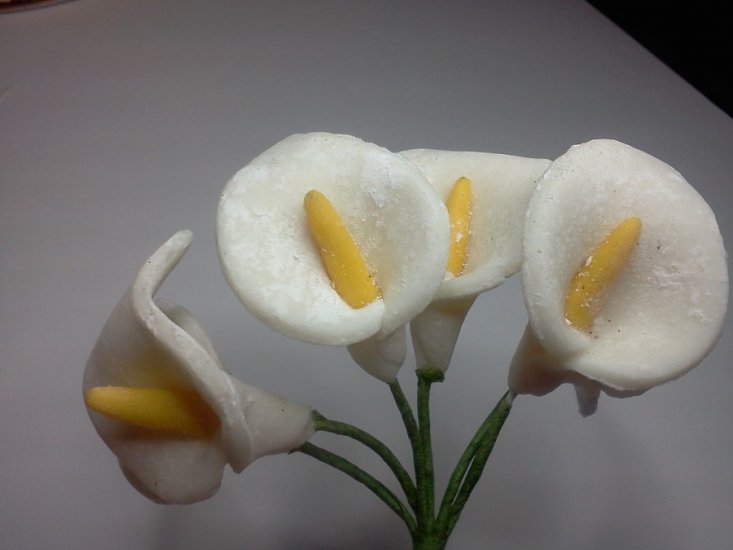 White Calla Lillies Large* - Click Image to Close