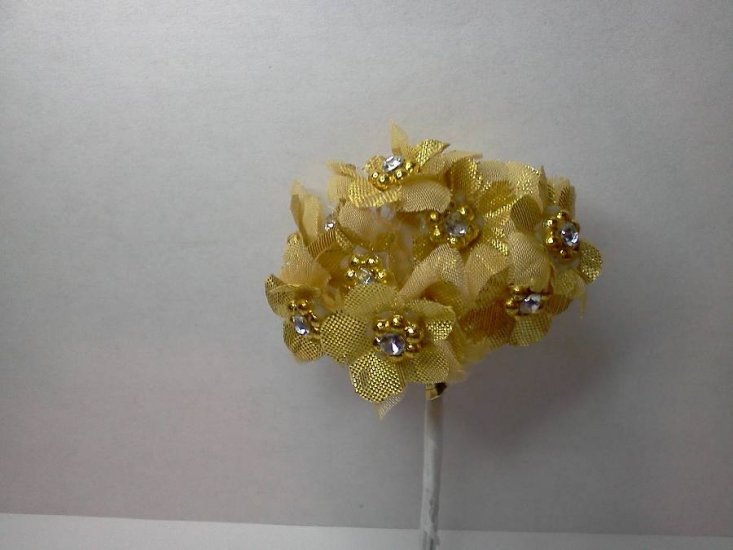 Gold Roses with bling - Click Image to Close