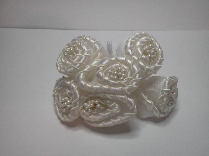 White Fabric Roses* - Click Image to Close