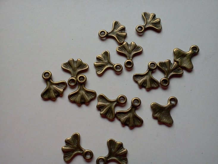 Bronze leaf charms* - Click Image to Close