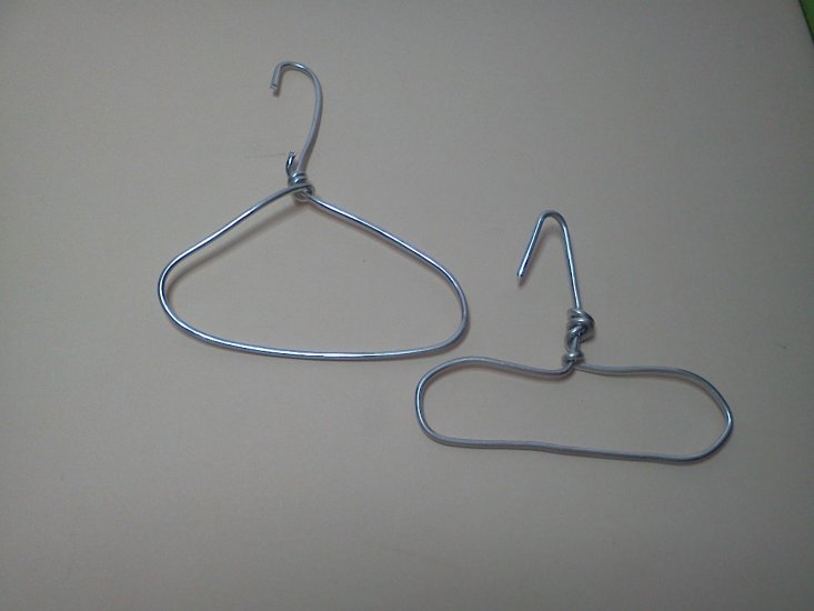 Silver Hangers - Click Image to Close