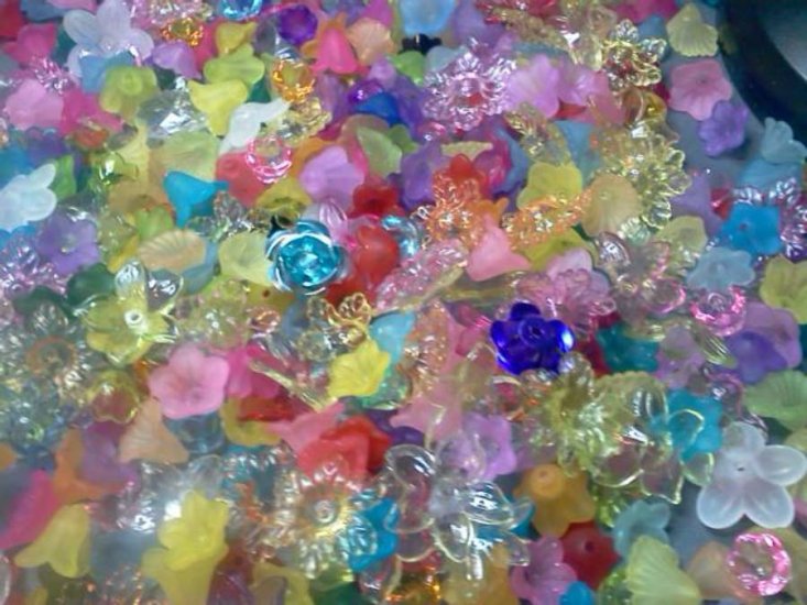 Mixed Flower Beads - Click Image to Close