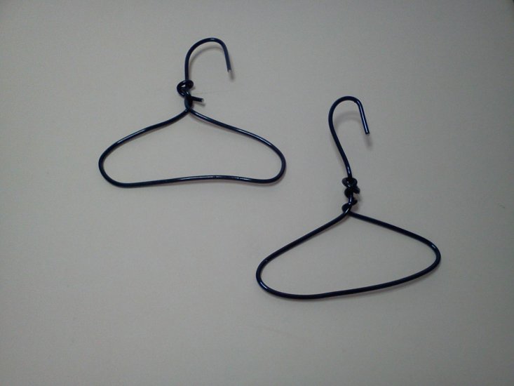 Black Hangers - Click Image to Close