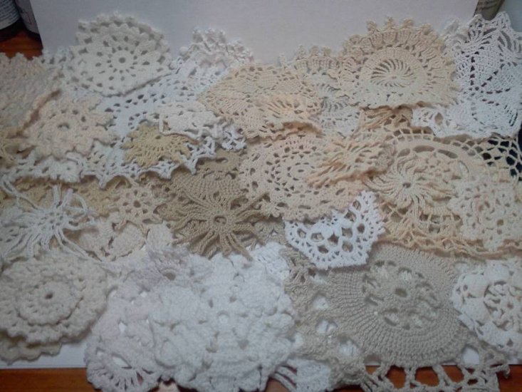 Mix Pack of doilies* - Click Image to Close