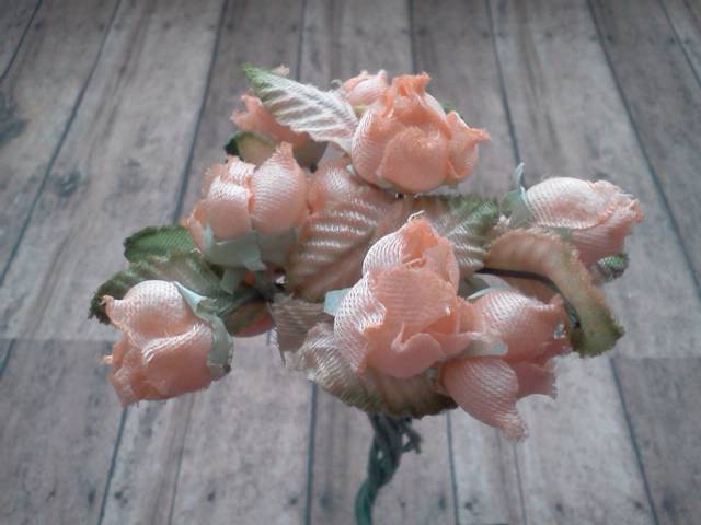 Peach/White Fabric Roses* - Click Image to Close