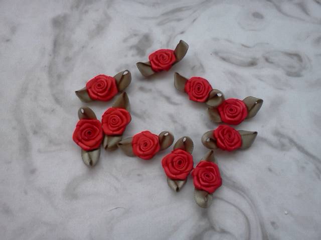 Red Fabric Flowers* - Click Image to Close