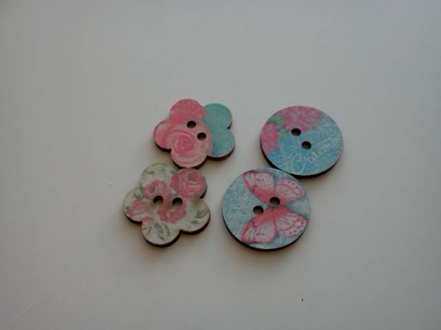 5 Mix Wooden Buttons* - Click Image to Close