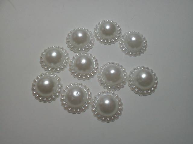Large White Plastic Pearl Beads* - Click Image to Close