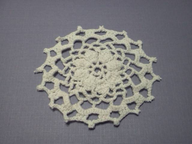 White Crochet Doilies* - Click Image to Close
