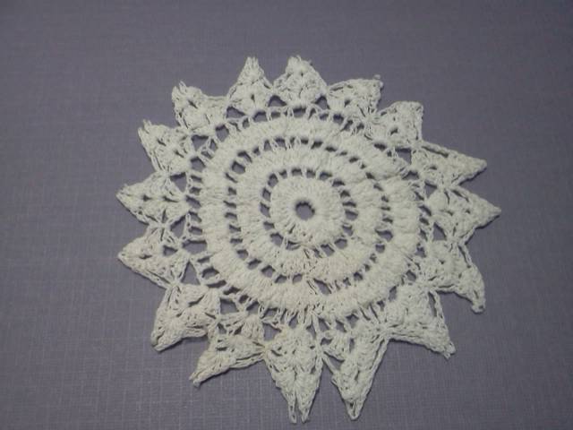 White Crochet Doilies* - Click Image to Close